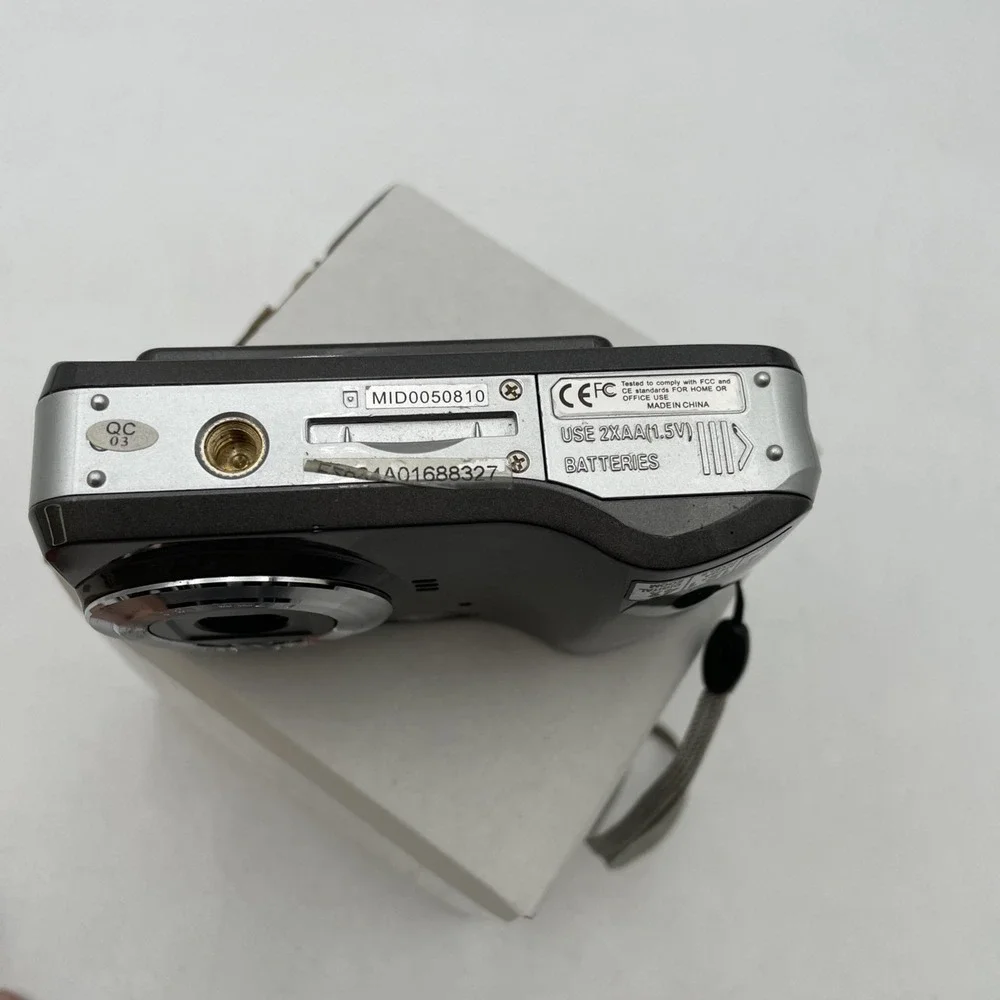 Vivitar Vivicam T027 Digital Camera 12.1MP X4 Digital Zoom Gray - Tested Working